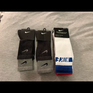 Nike socks bundle (5 pairs). Size L.